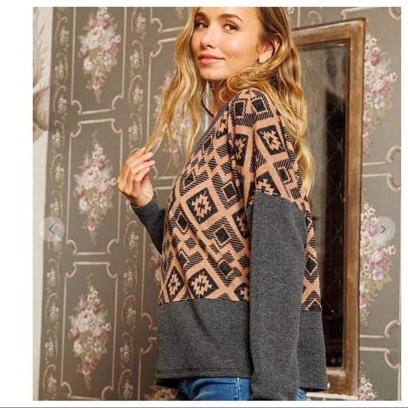 #25 Boho V-Neck Patterned Knit Top LAST ONE! - Picture 3 of 7